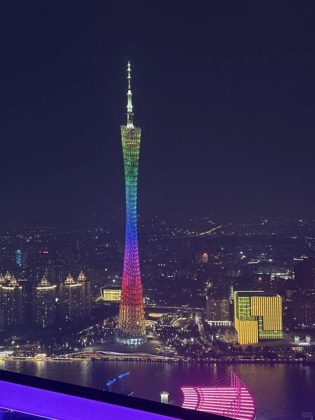 打卡～广州柏悦顶楼live酒吧