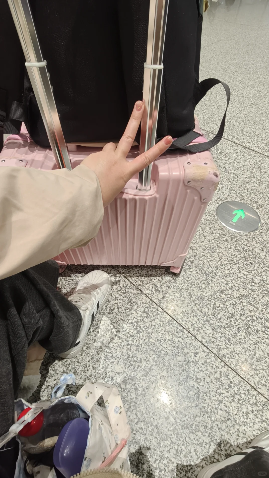 凌晨5点抵达广州火车站，感觉自己像逃难的