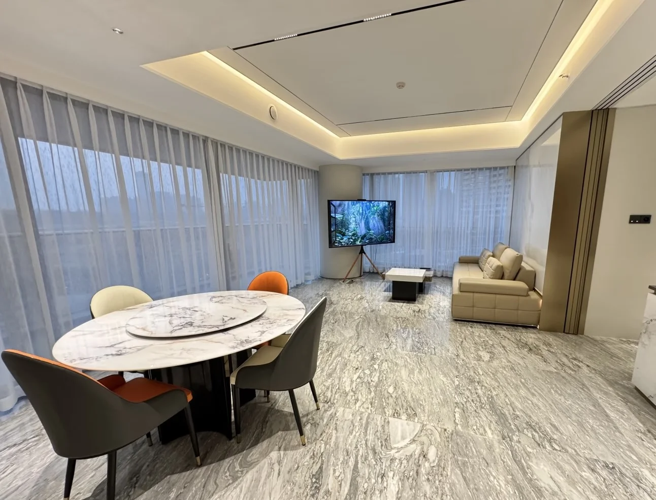 帮朋友出租东莞 悦府 已搞好卫生 免物业费