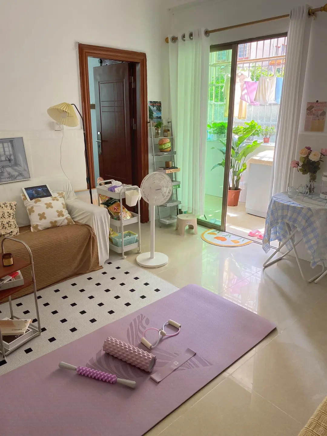 广州租房，小美女住的一房550，本人是房东