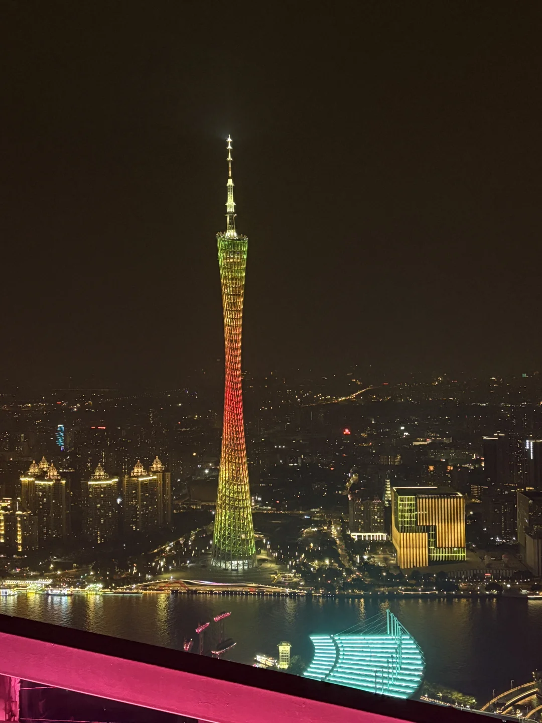 打卡～广州柏悦顶楼live酒吧