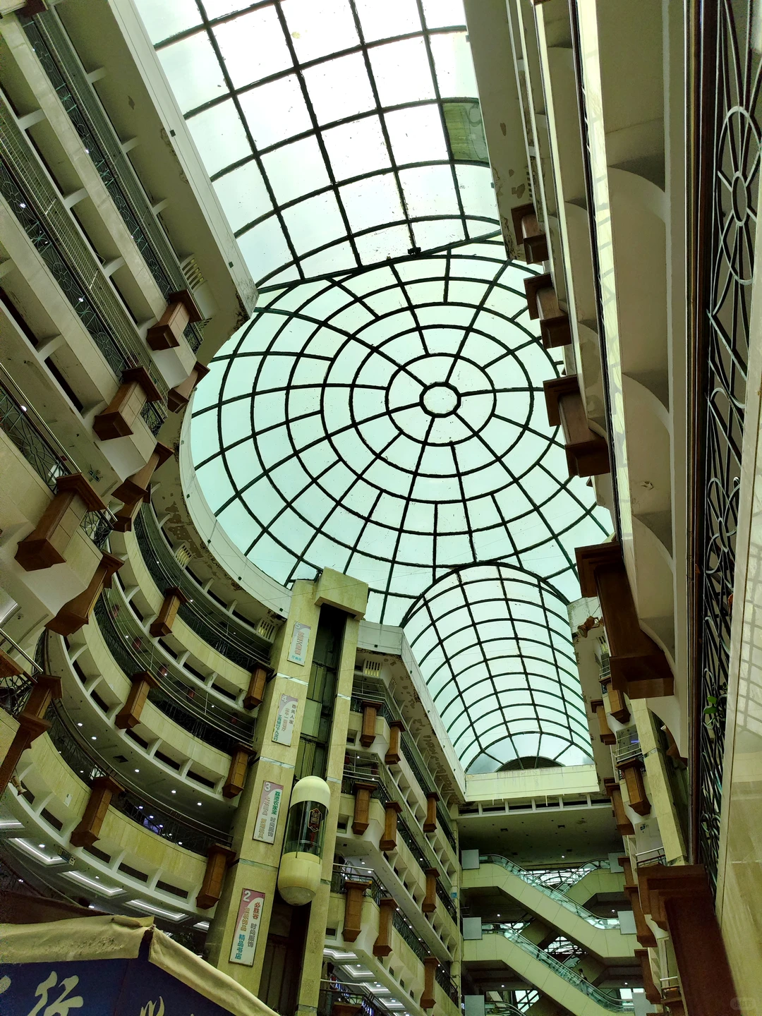 在广州，走了一回上下九步行街。