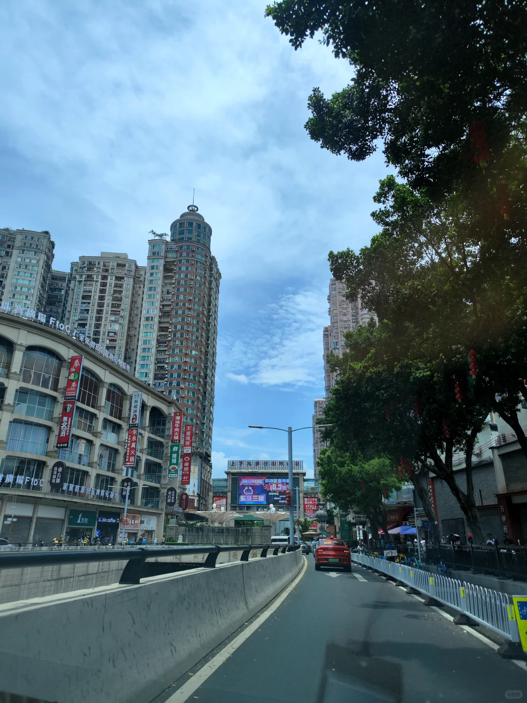 在广州，走了一回上下九步行街。