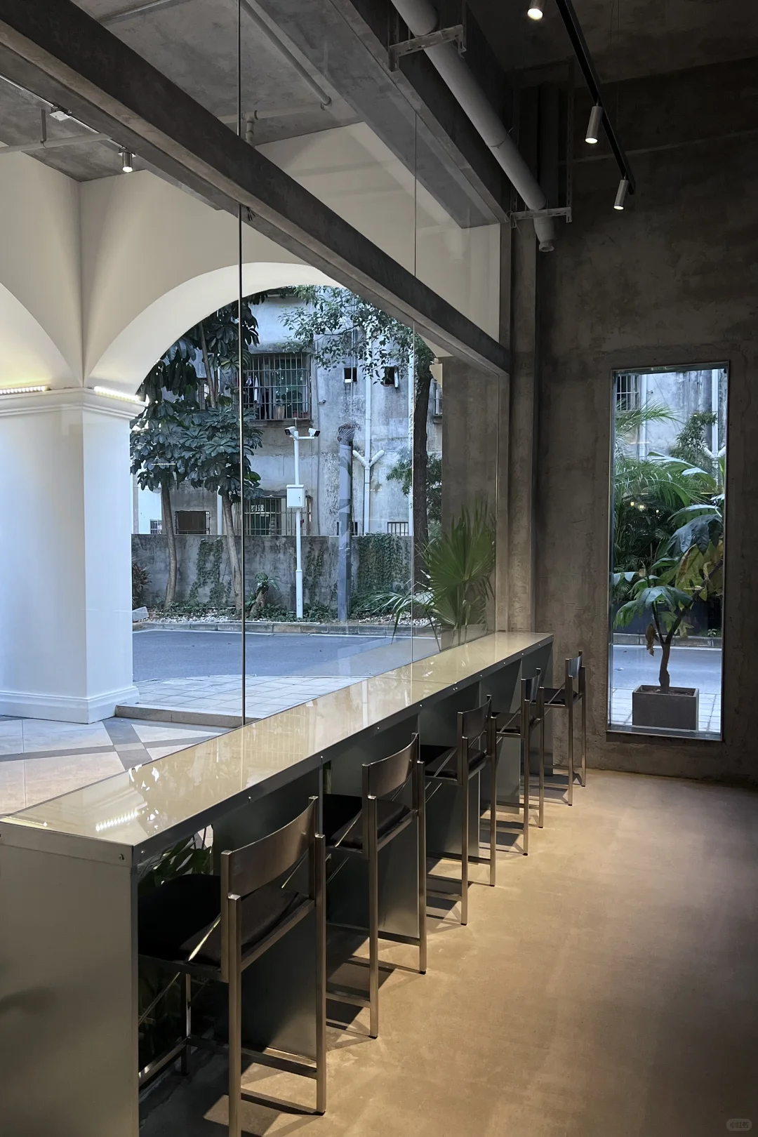 东莞新开的咖啡店也太上海了