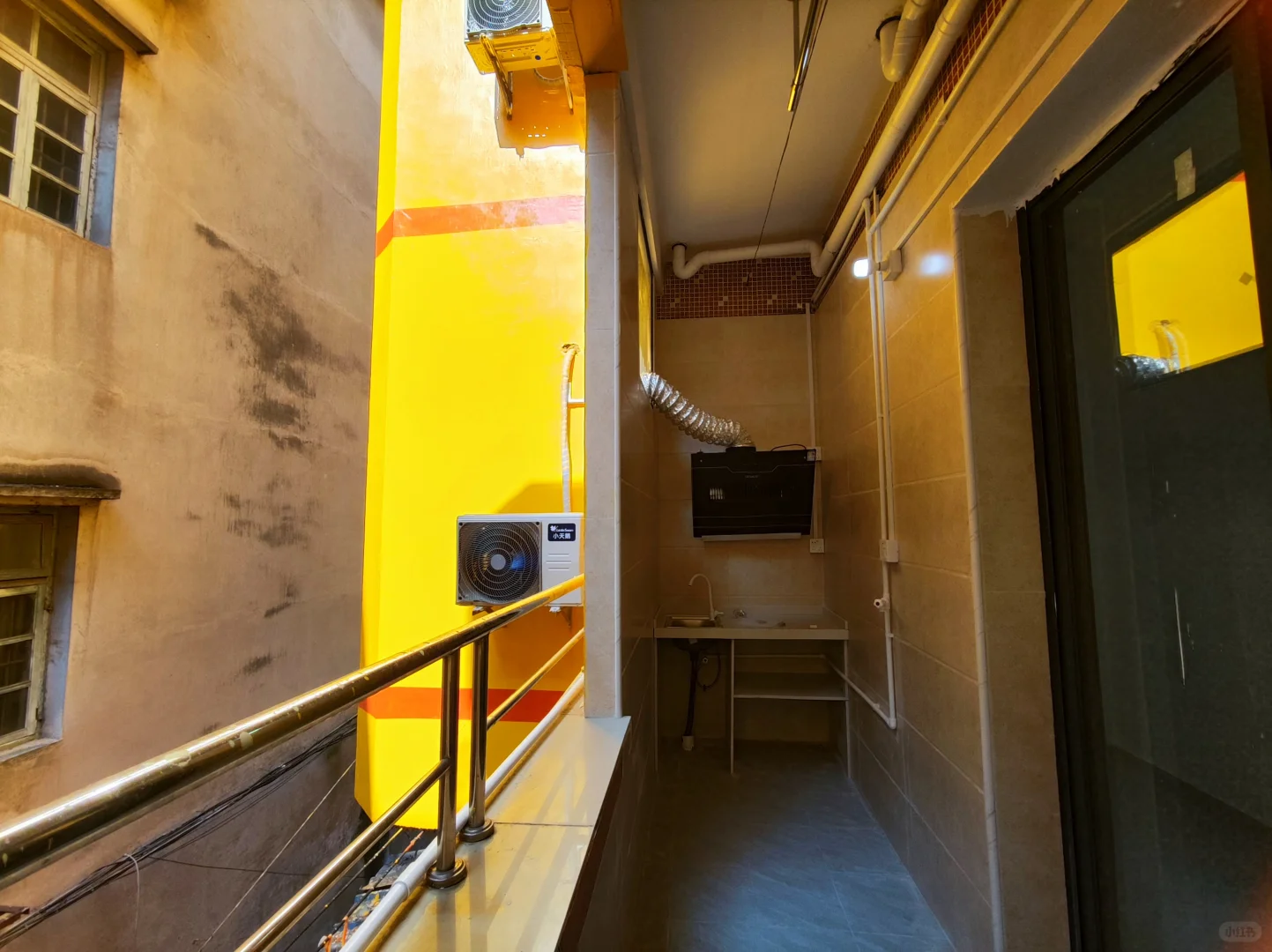 东莞汇峰中心附近豪华一房一厅大阳台1250