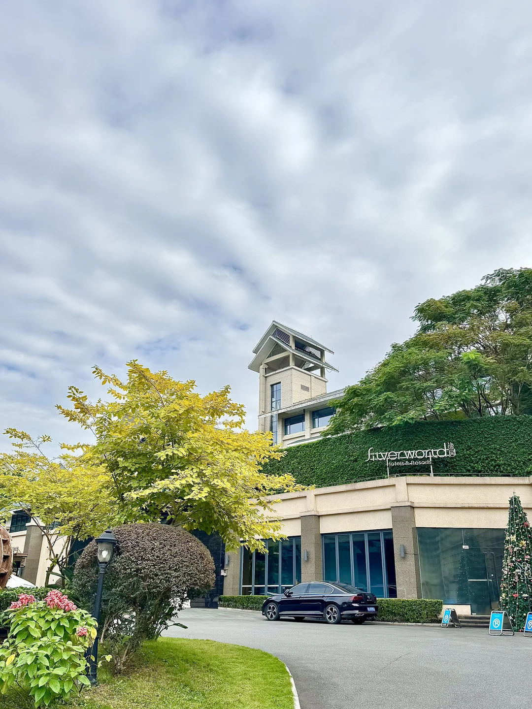 东莞松山湖｜园林生态汤泉，湖景一览无疑！