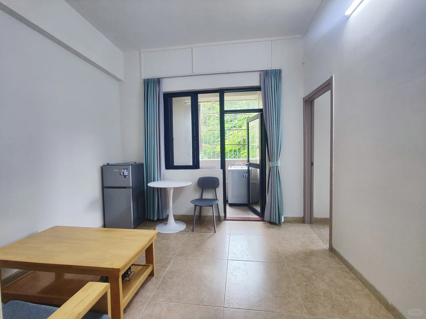 东莞汇峰中心附近豪华一房一厅1398