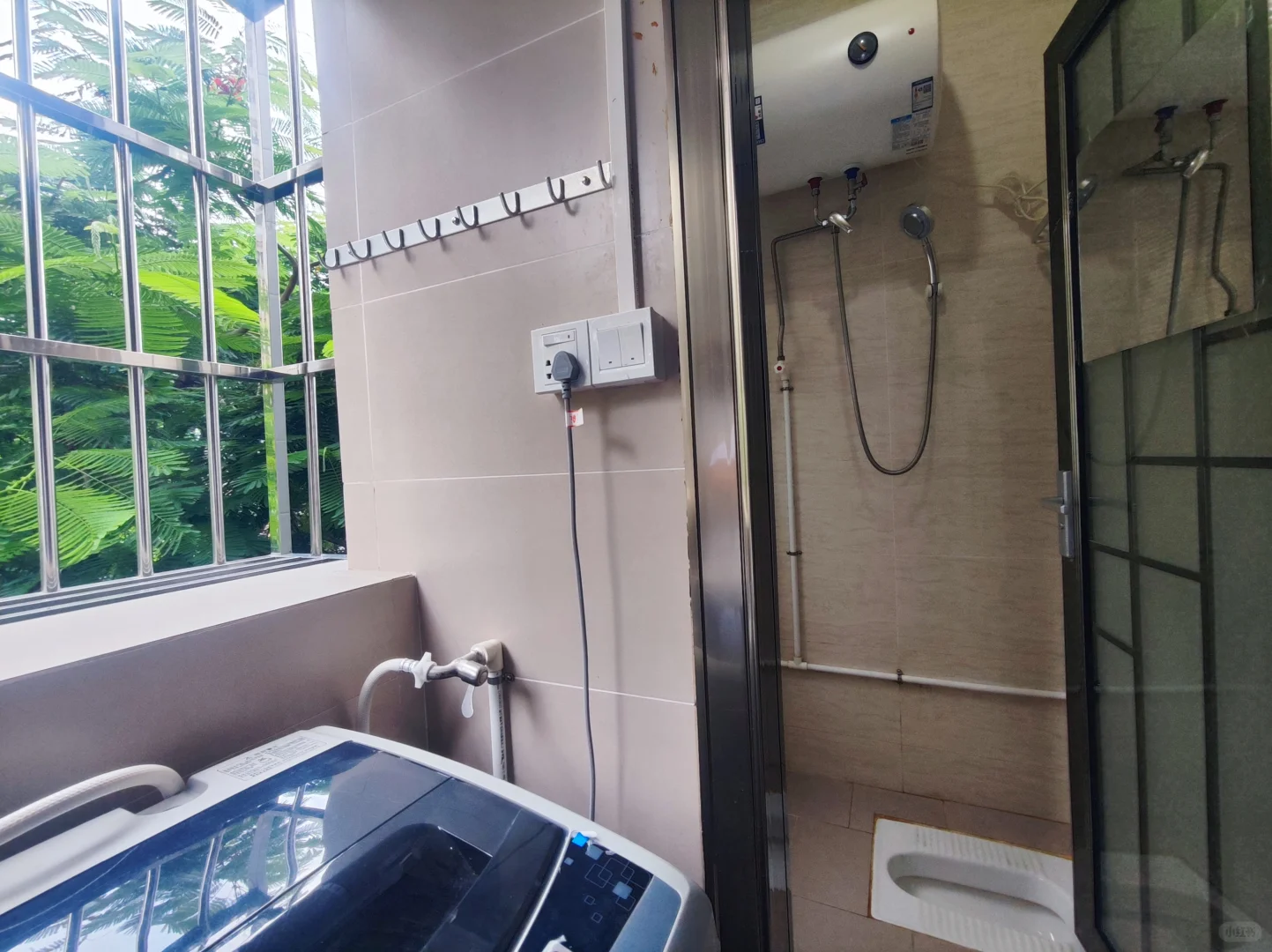 东莞汇峰中心附近豪华一房一厅1398