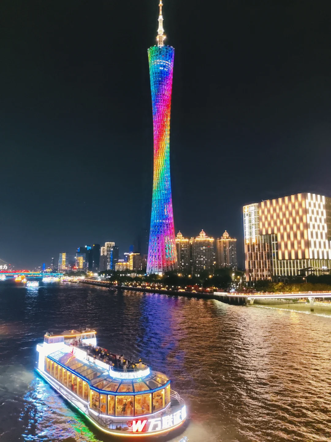 谁懂啊！广州的夜把浪漫焊在我眼睛里了🌃