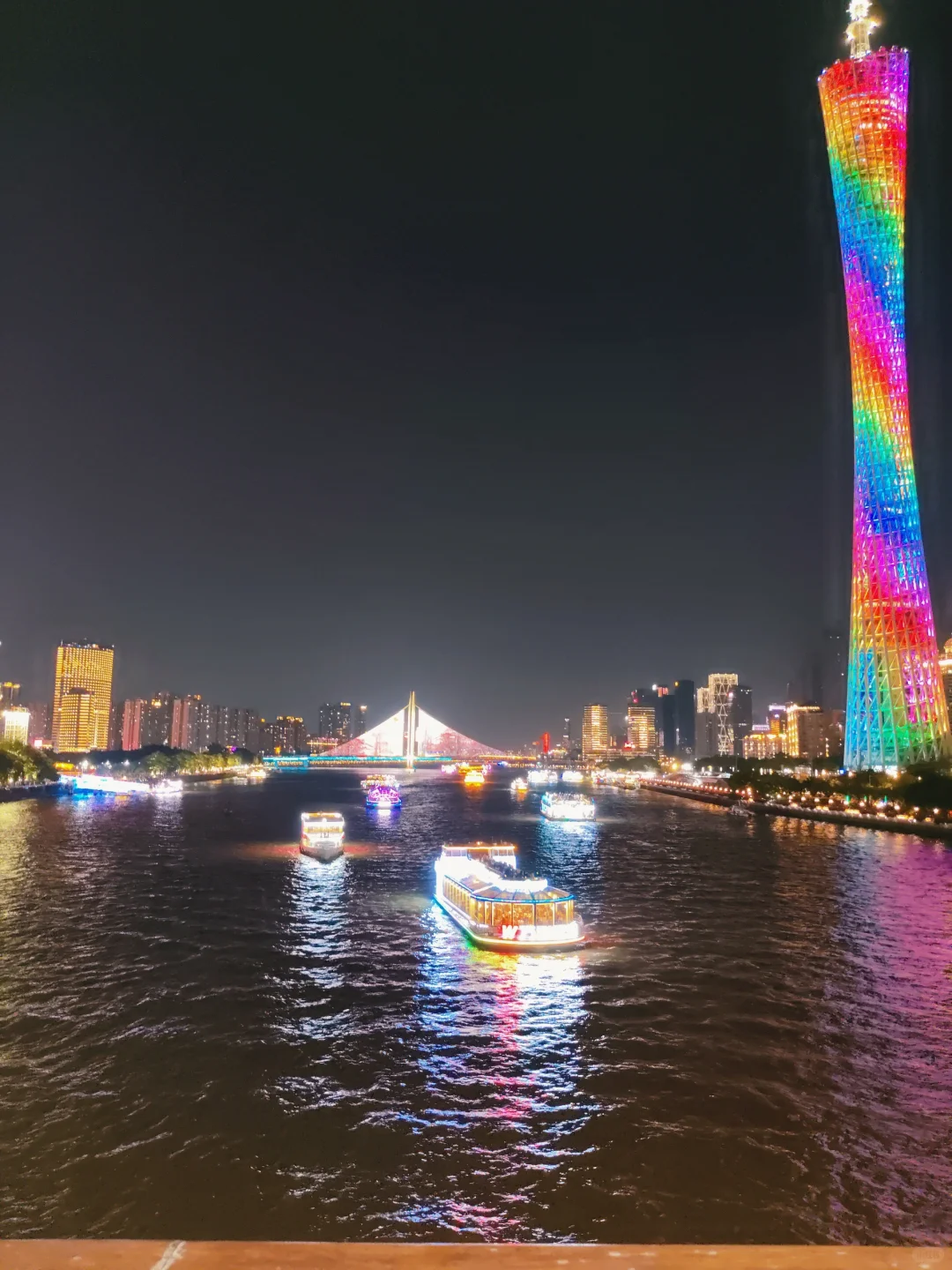 谁懂啊！广州的夜把浪漫焊在我眼睛里了🌃