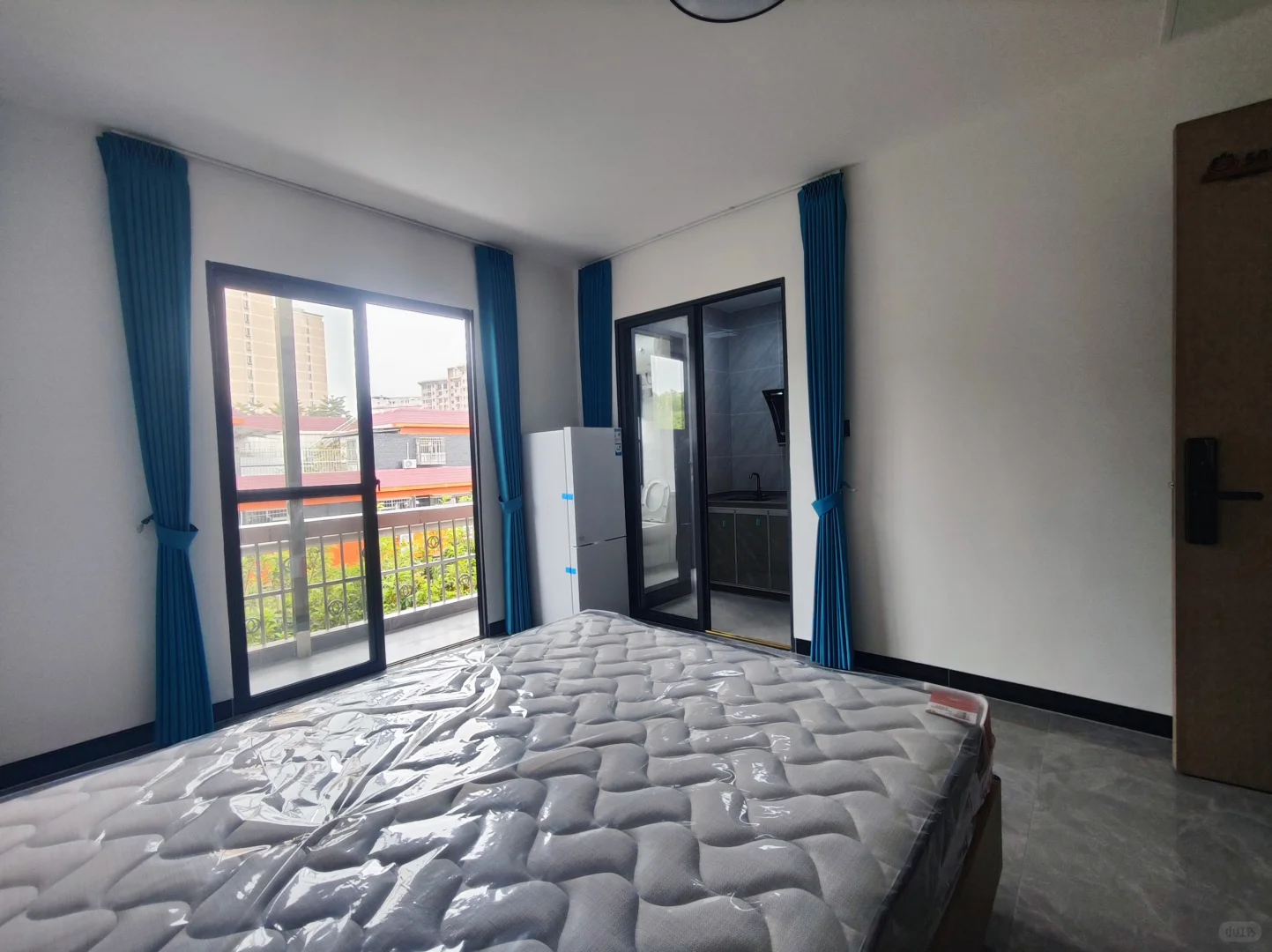 东莞汇峰中心附近豪华大单间1298