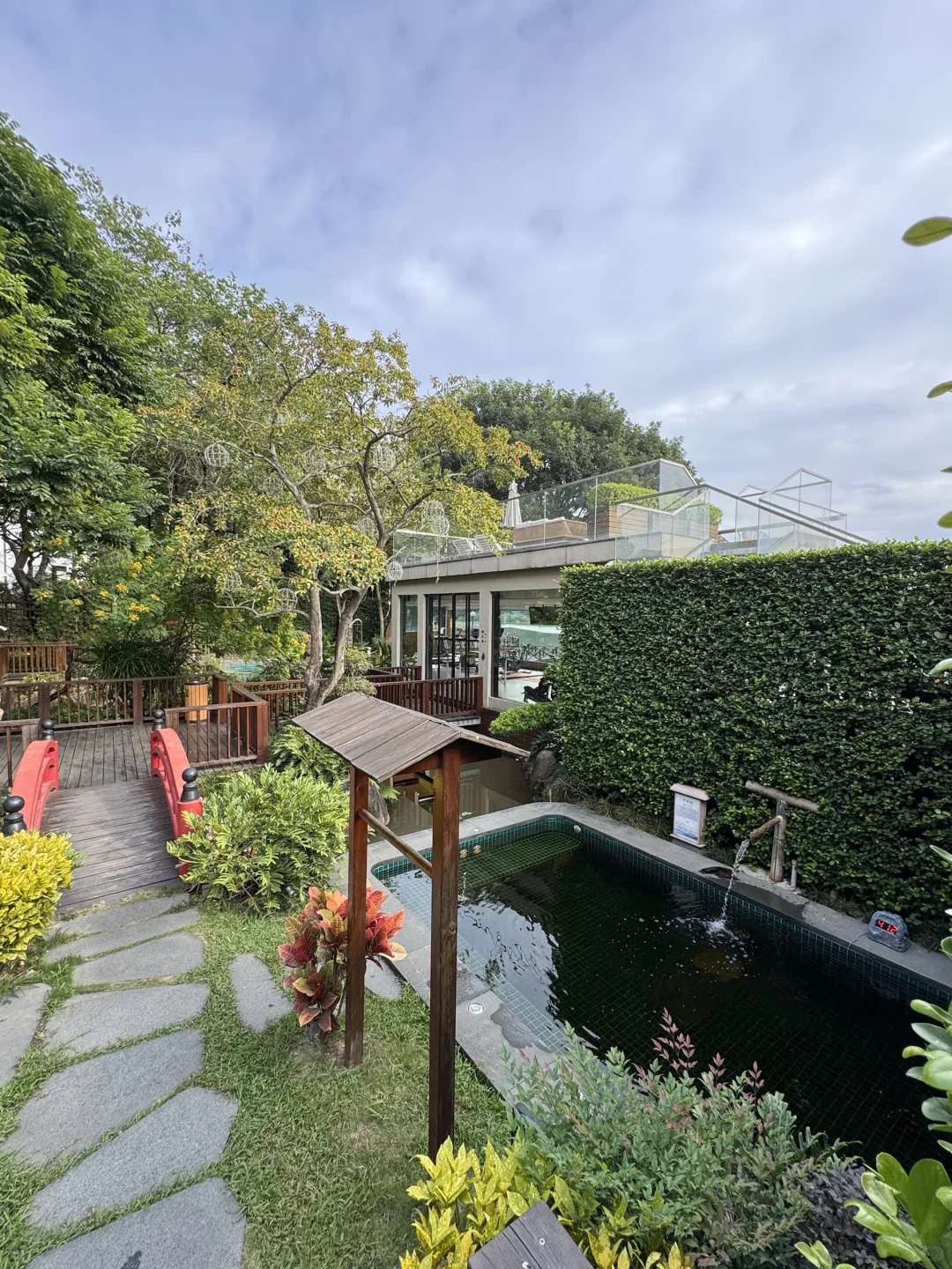 东莞松山湖｜园林生态汤泉，湖景一览无疑！