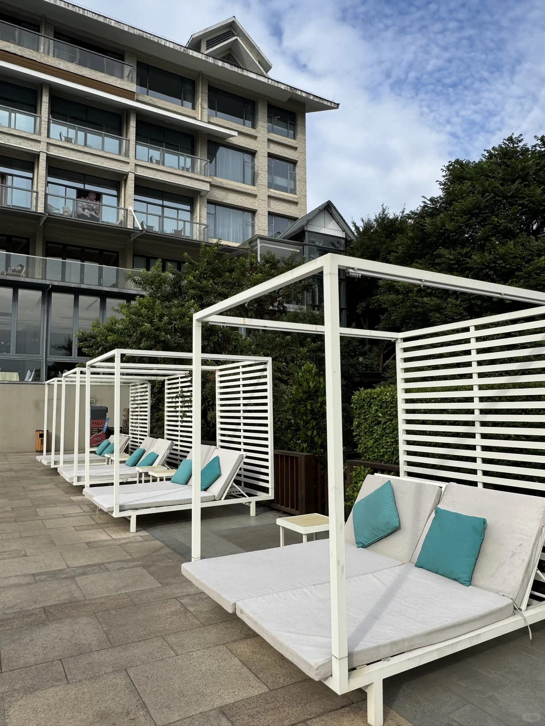 东莞松山湖｜园林生态汤泉，湖景一览无疑！