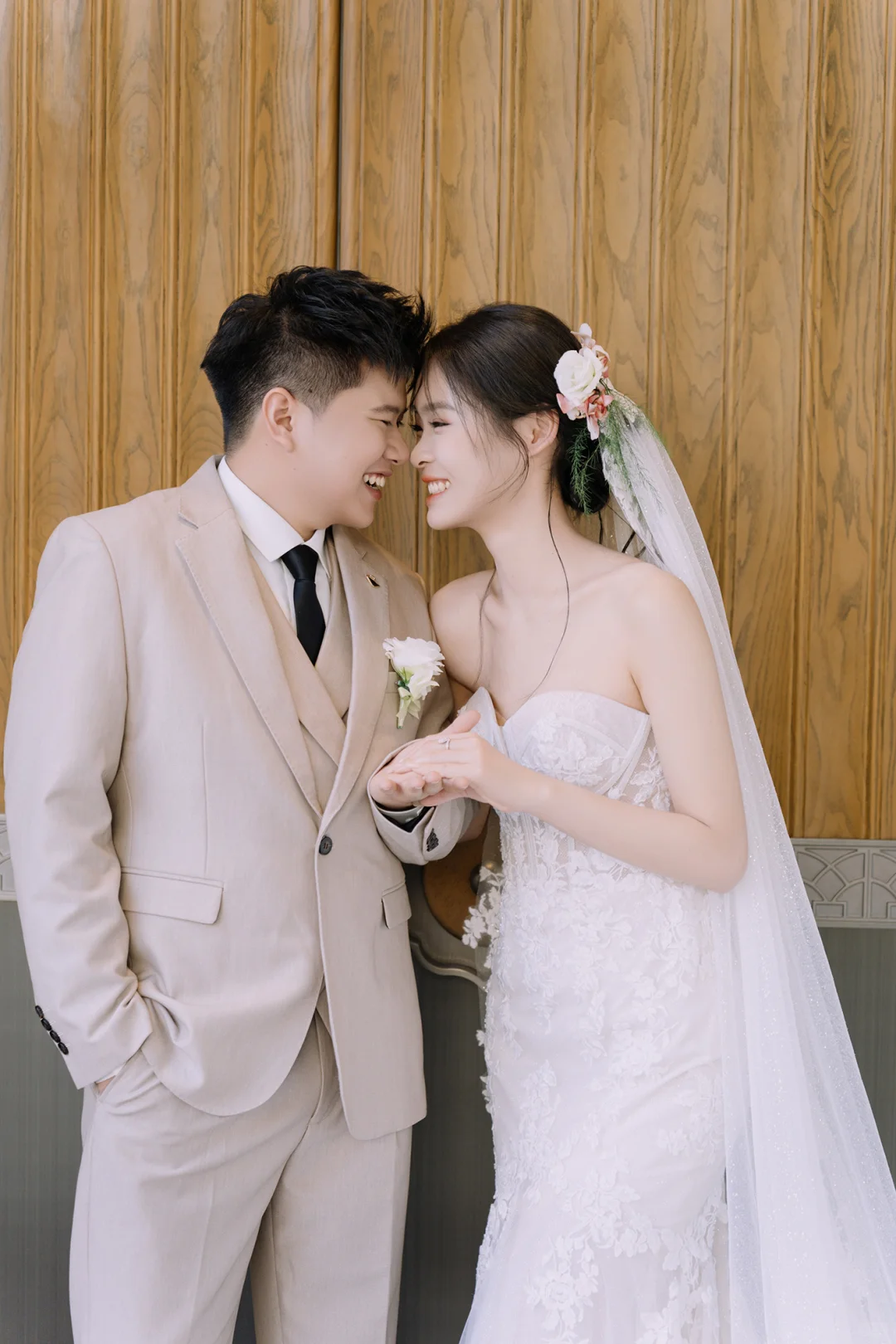 广州户外草坪婚礼 从校服到婚纱