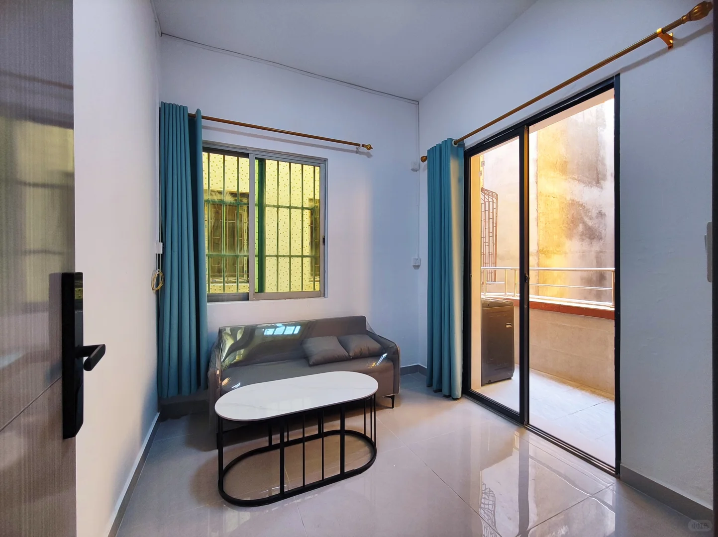 东莞汇峰中心附近豪华一房一厅大阳台1250