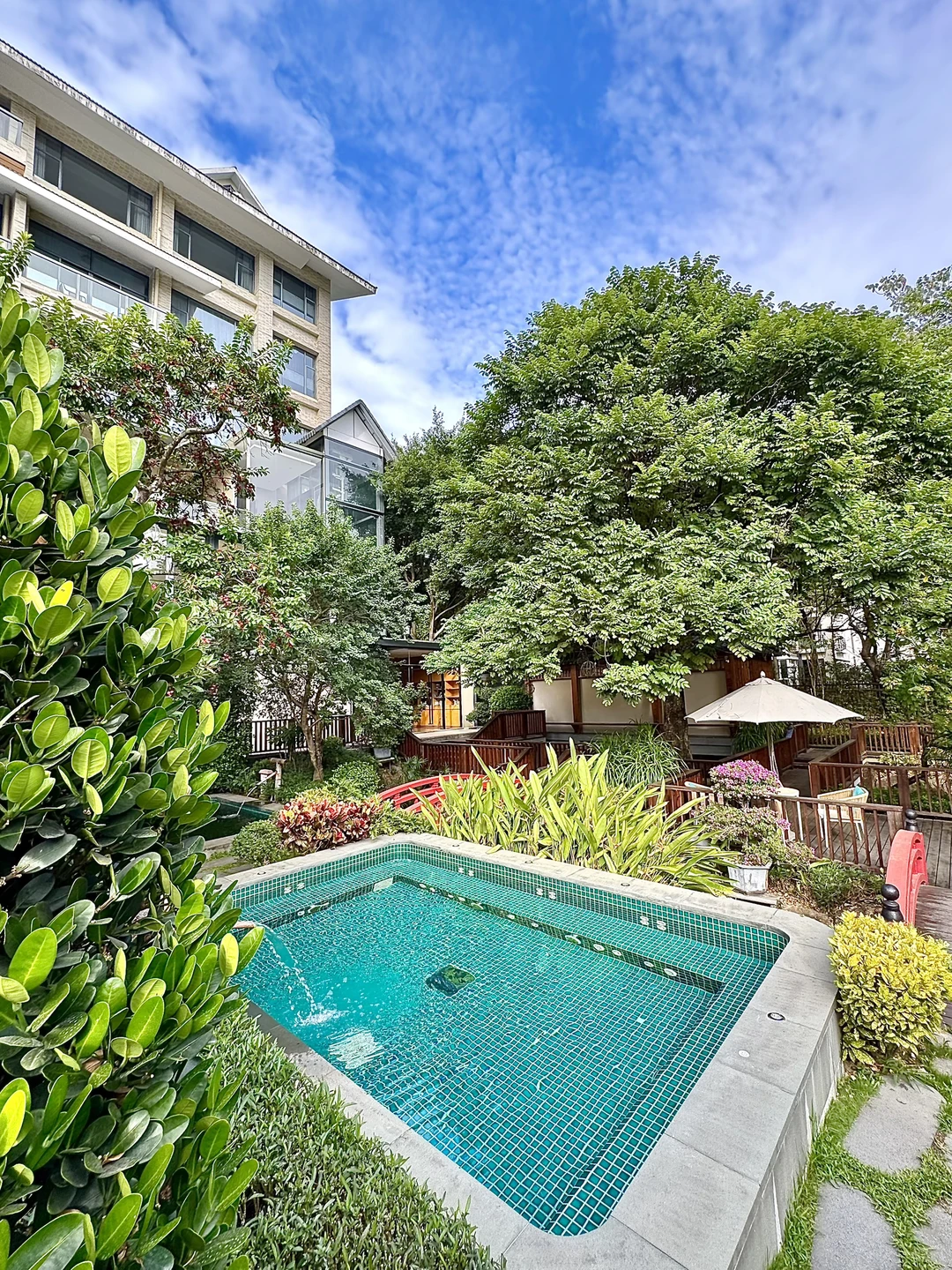 东莞松山湖｜园林生态汤泉，湖景一览无疑！