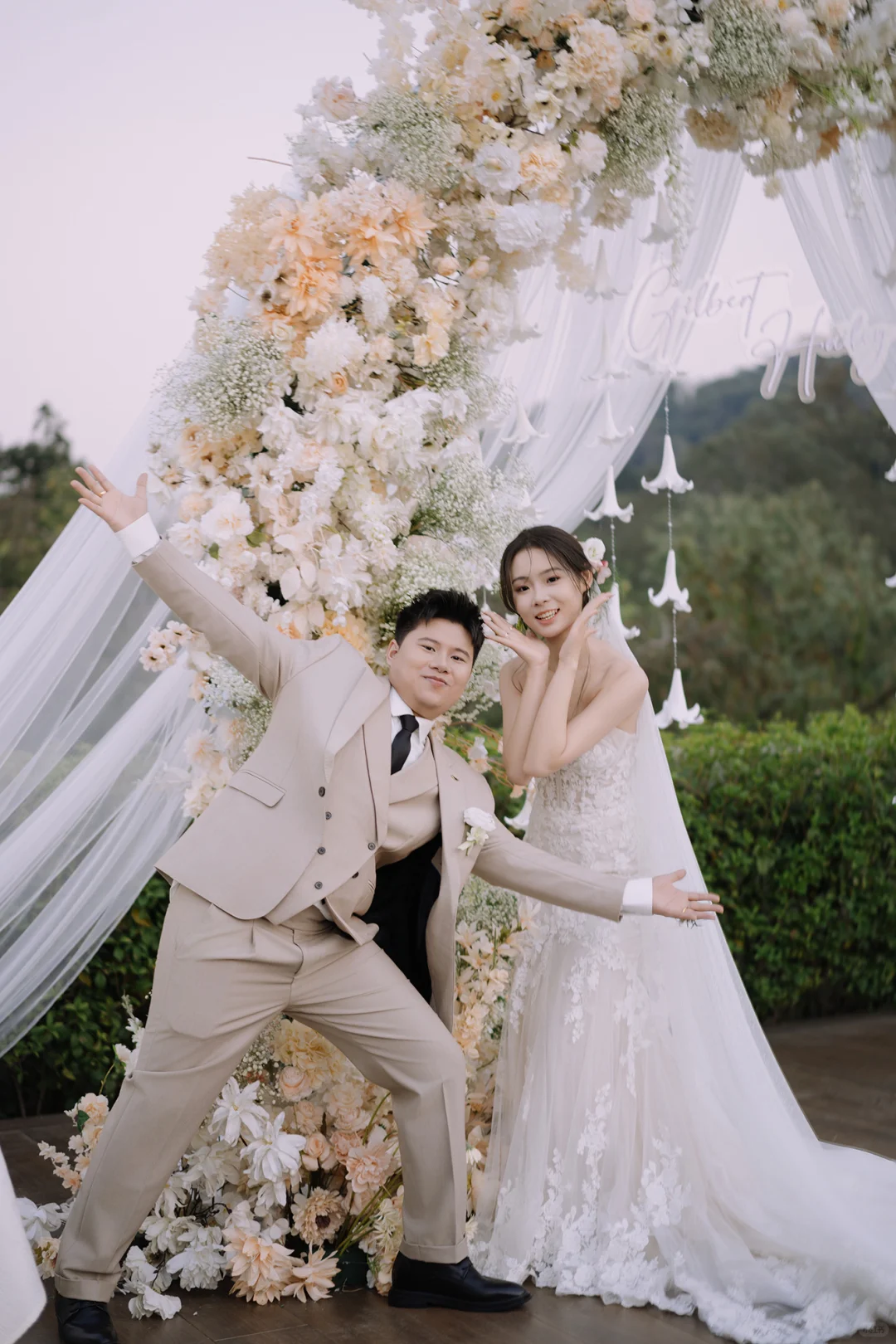 广州户外草坪婚礼 从校服到婚纱