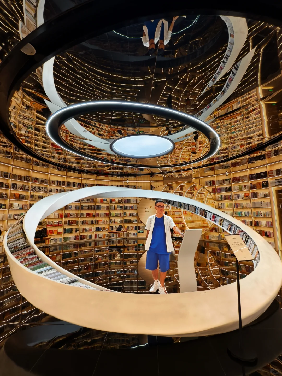 这家书店,我愿称之为深圳最美!!