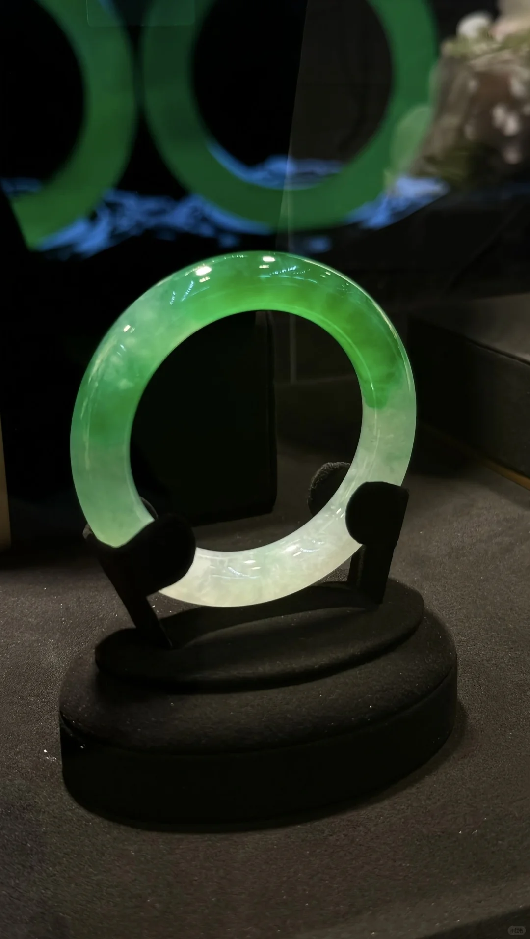 深圳国际珠宝展上的收藏级翡翠