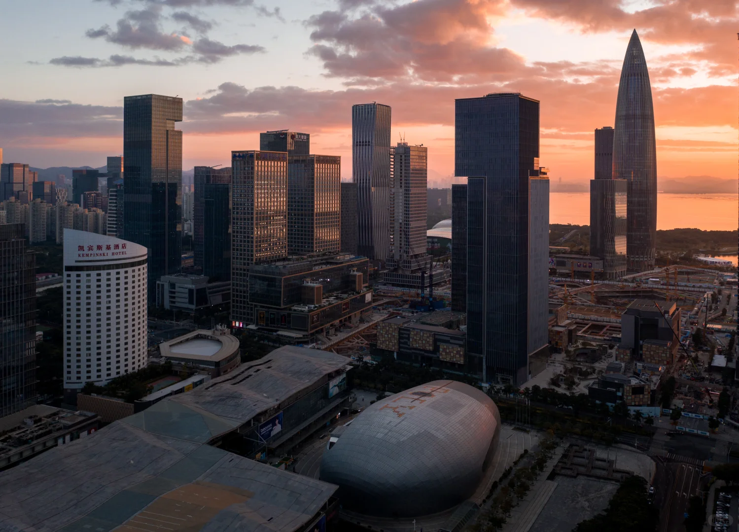 不敢想象45年前的今天，这里还是一片滩涂