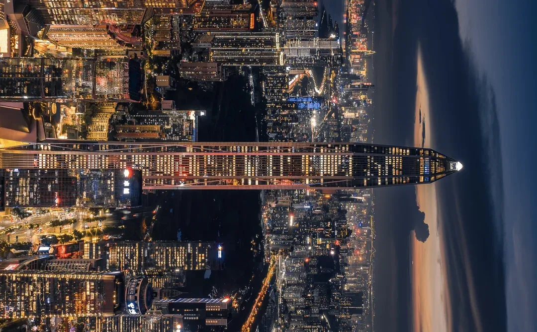 朋友说16:9满屏+内透全开的深圳太震撼了