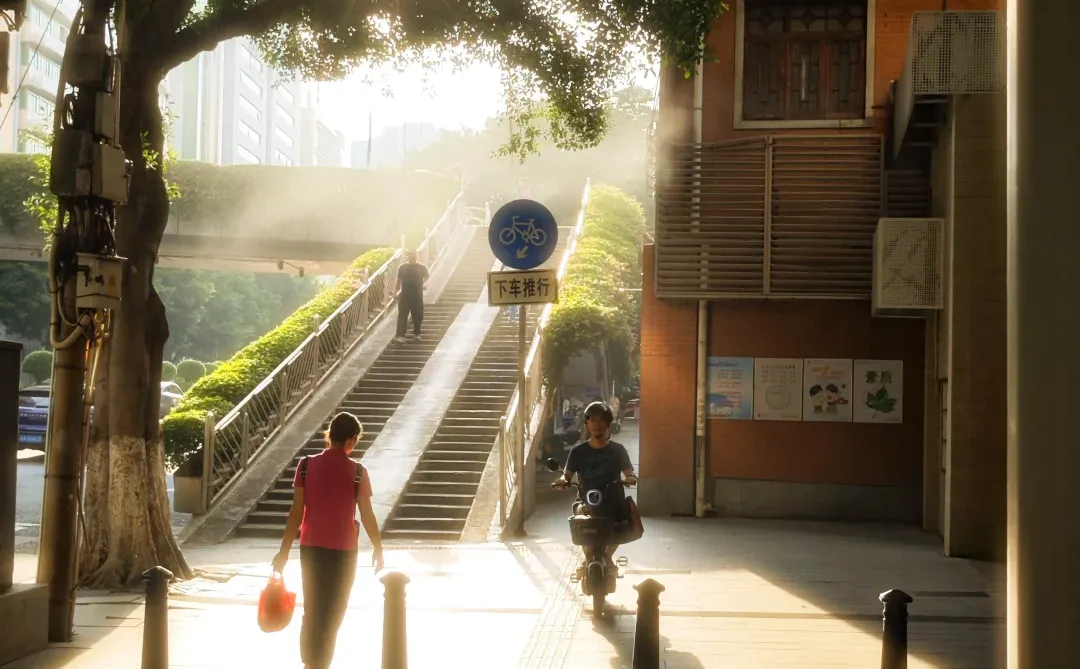 在广州一个人citywalk，拯救了我的高敏感