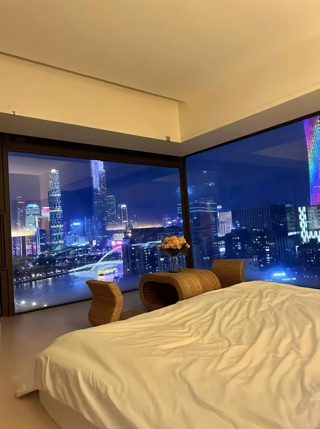 广州！广州塔！！168俩人😭😭不想退房