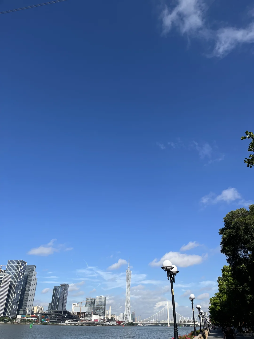 晴天白云，广州，临江大道