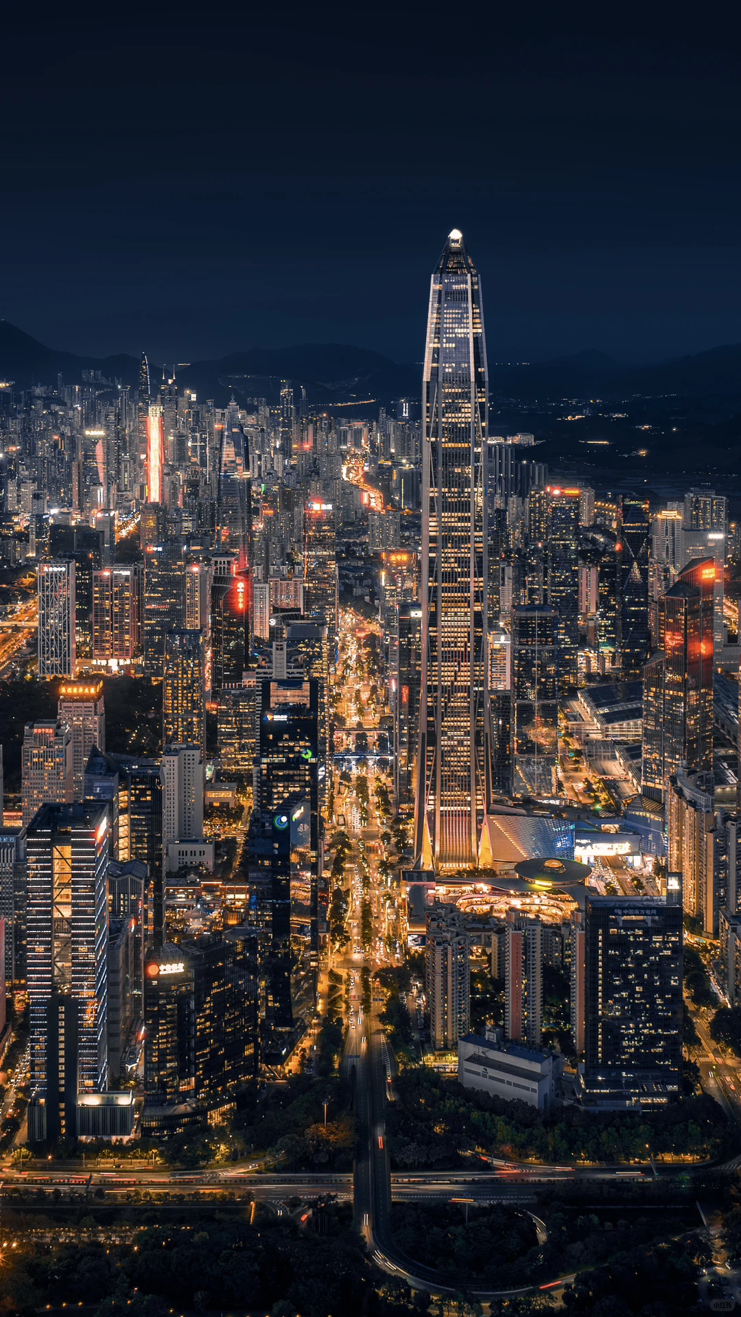 朋友说16:9满屏+内透全开的深圳太震撼了