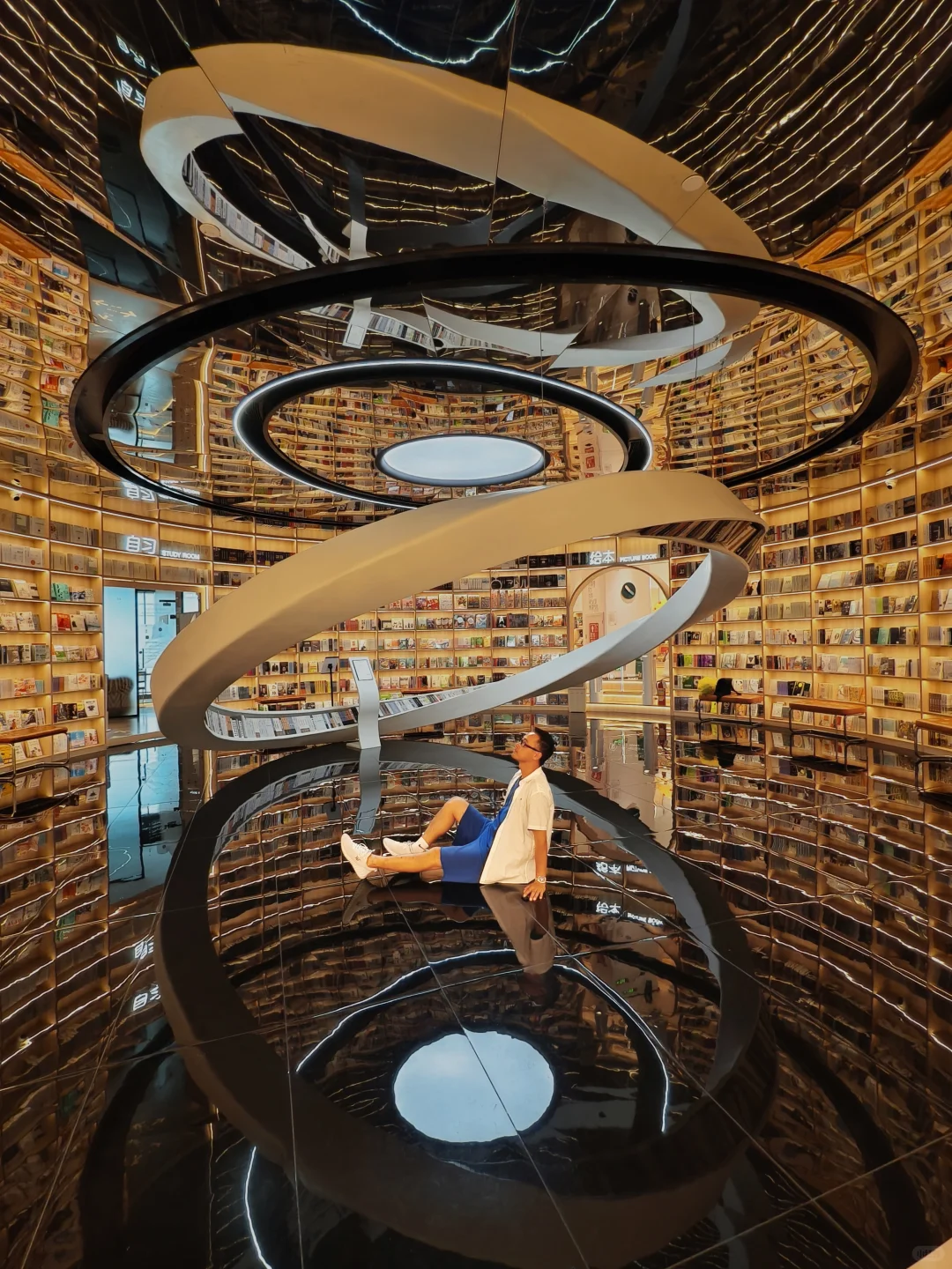 这家书店,我愿称之为深圳最美!!