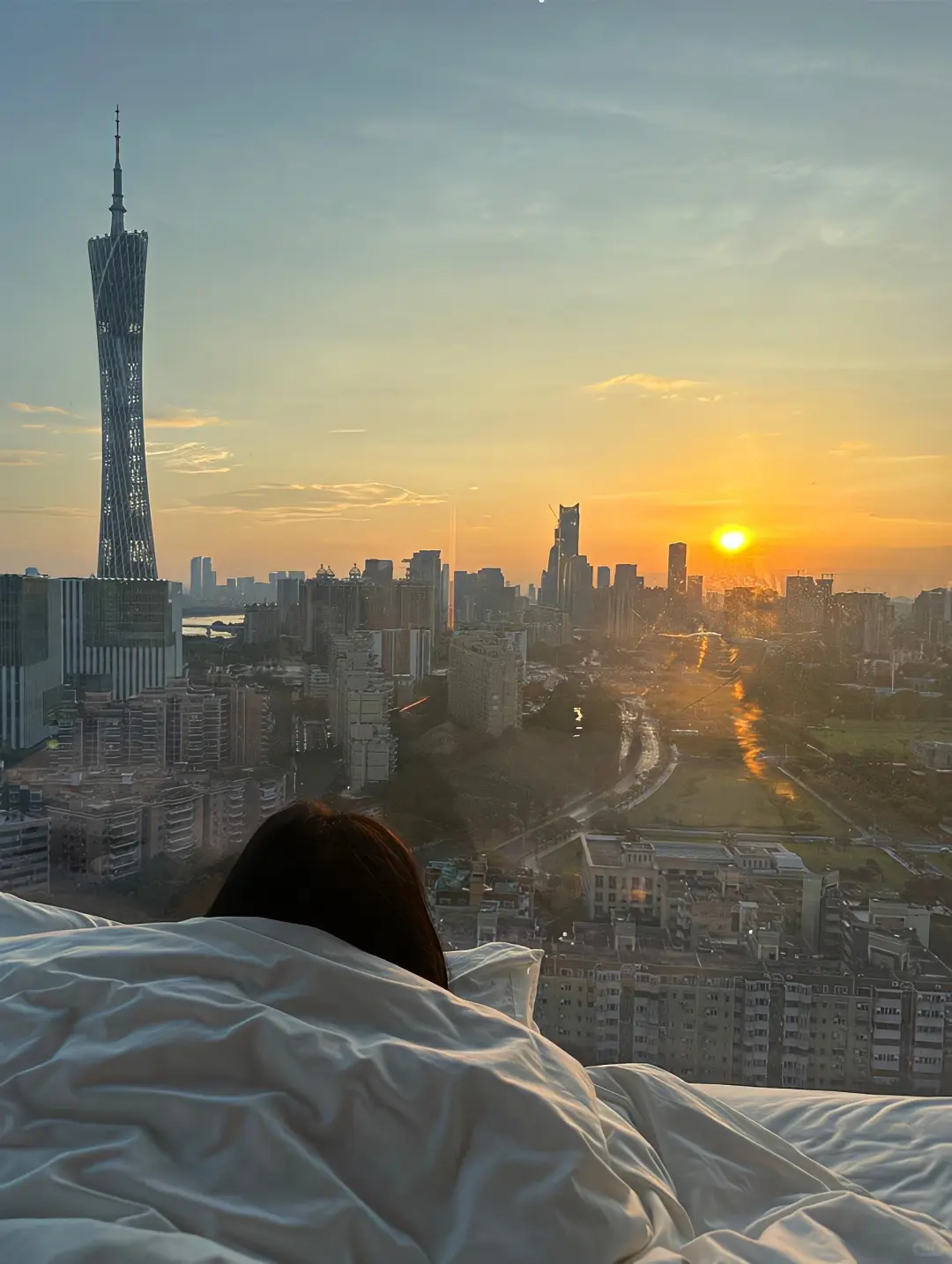 广州！广州塔！！168俩人😭😭不想退房