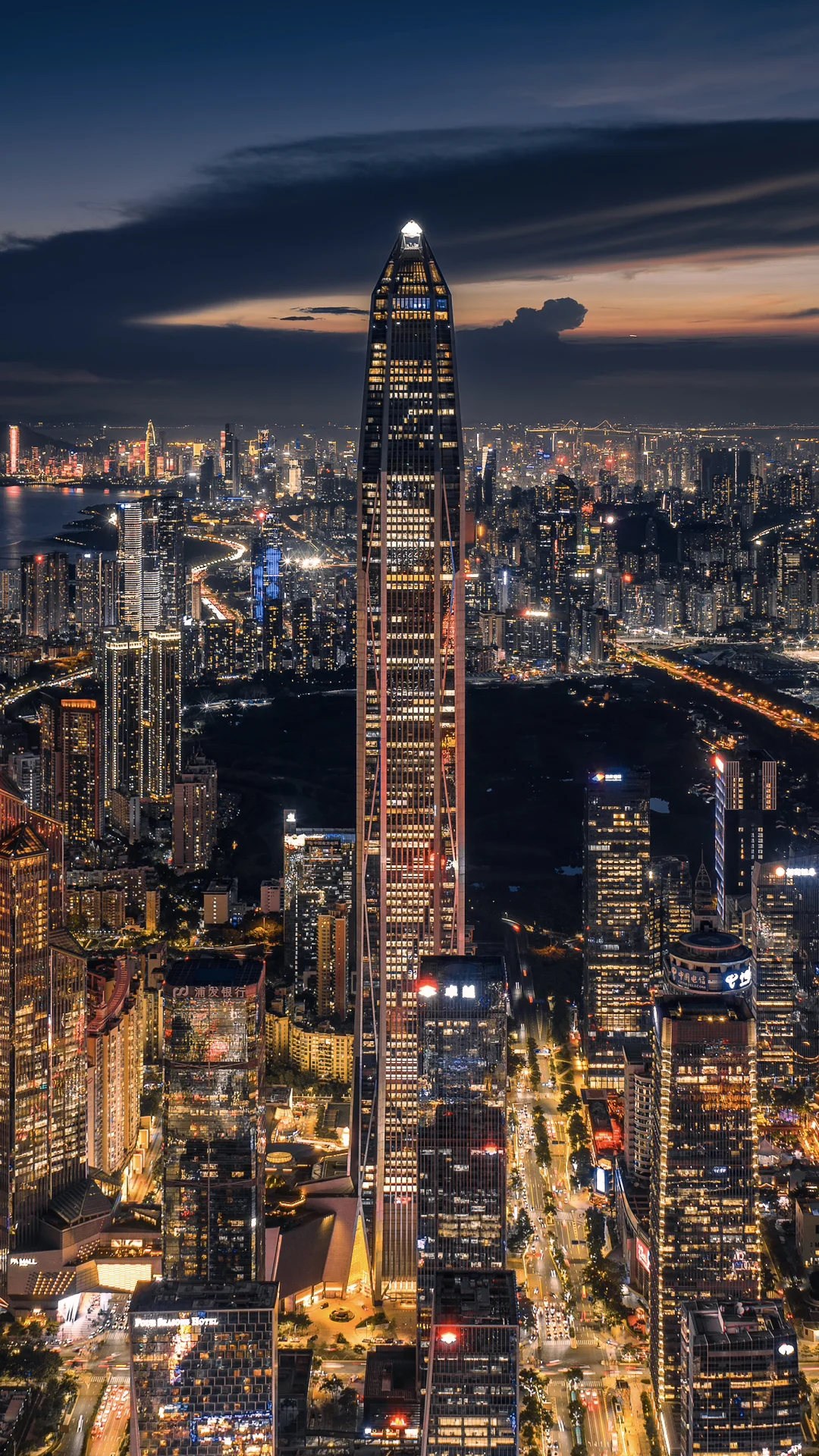 朋友说16:9满屏+内透全开的深圳太震撼了