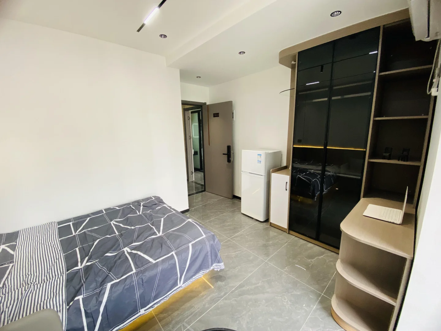 深圳租房 龙华单间780 🉑短租过渡