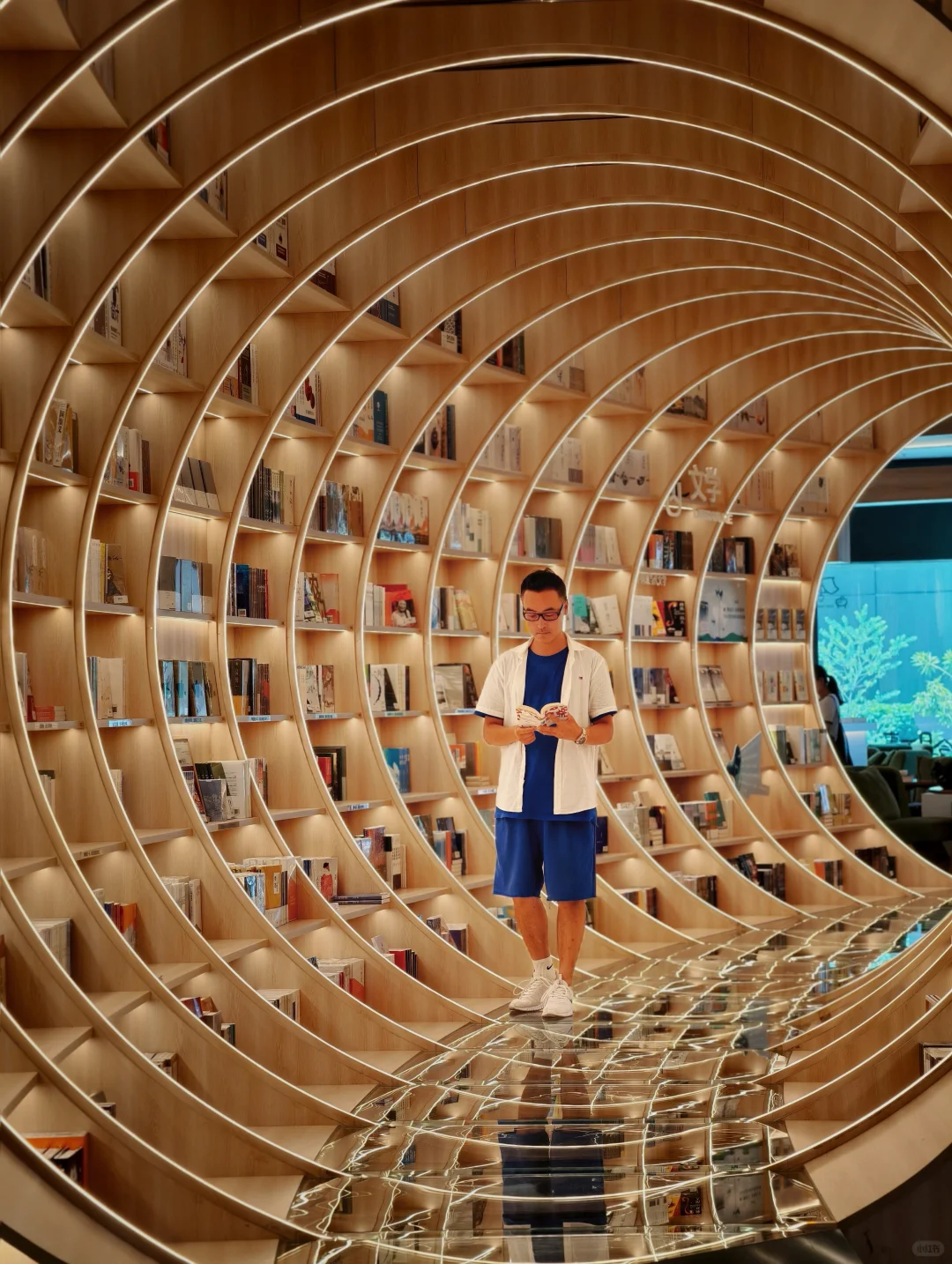 这家书店,我愿称之为深圳最美!!