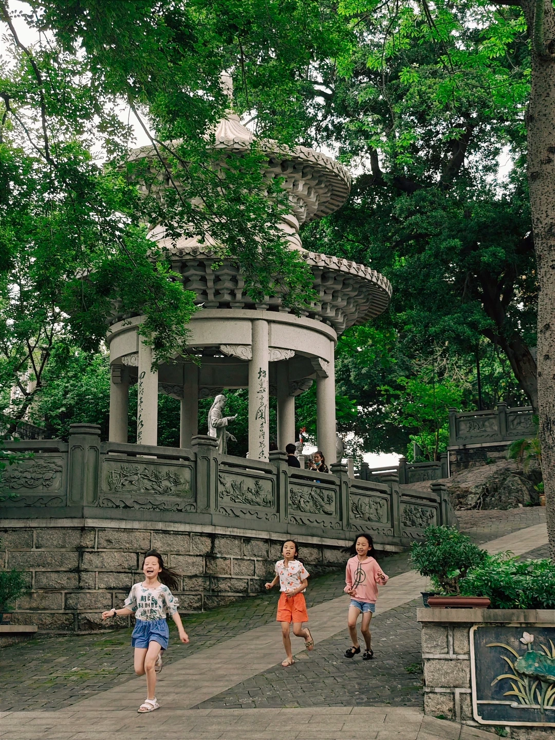 在广州一个人citywalk，拯救了我的高敏感