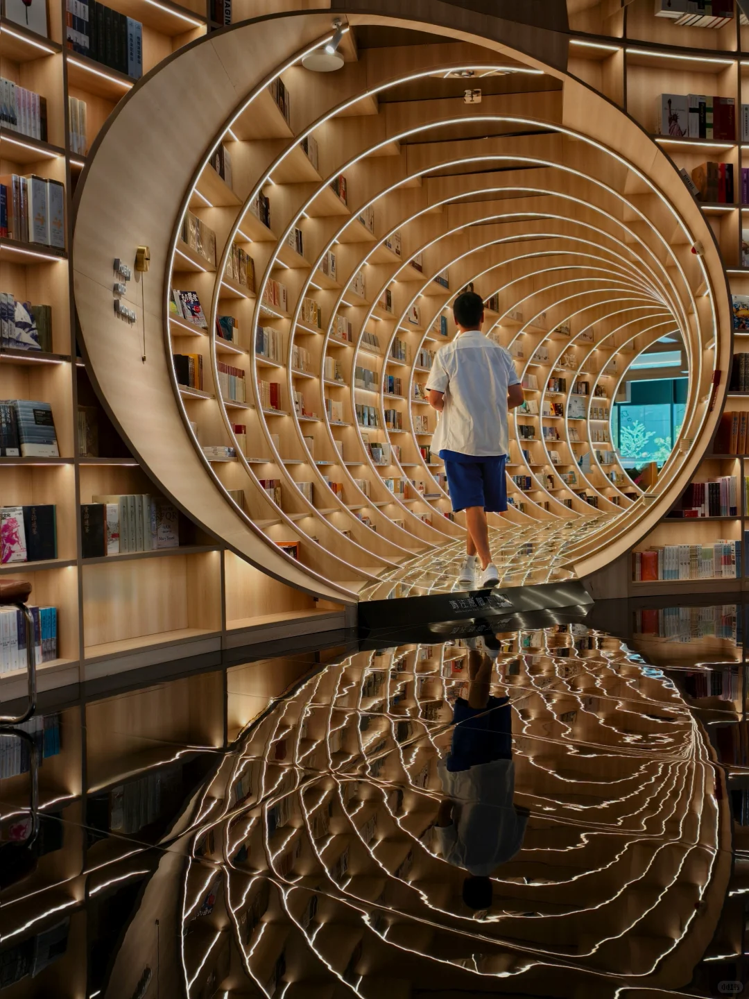 这家书店,我愿称之为深圳最美!!