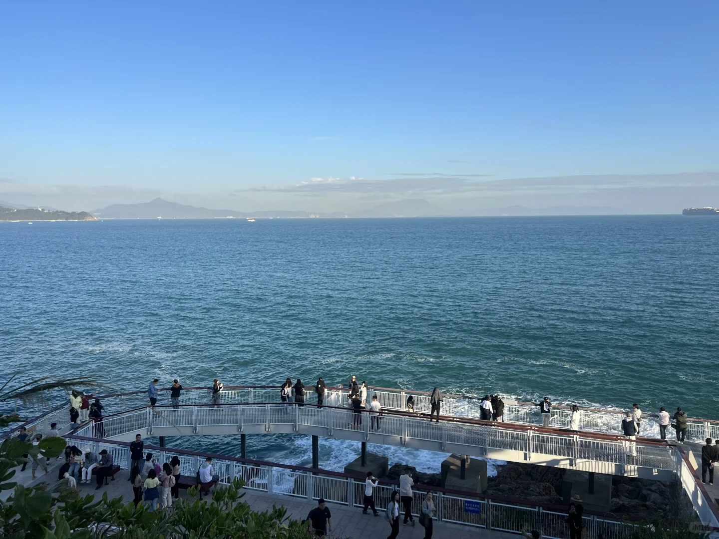 深圳周末 | 地铁直达🌊大梅沙玻璃海+栈道礁
