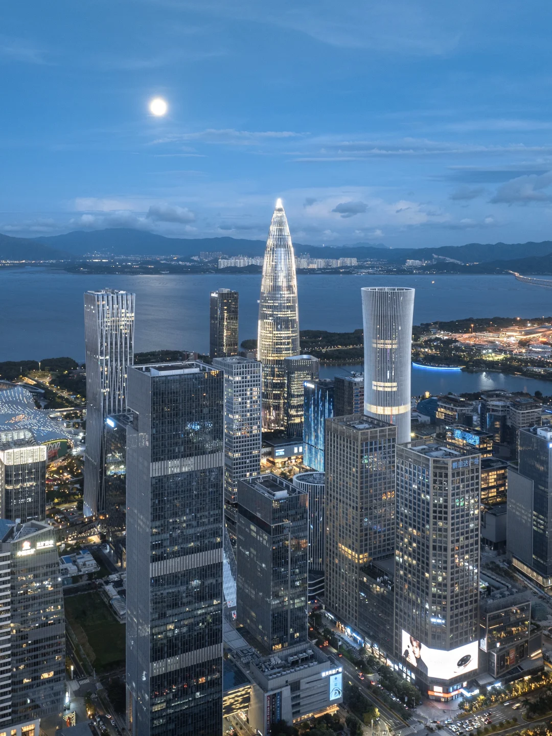 不敢想象45年前的今天，这里还是一片滩涂