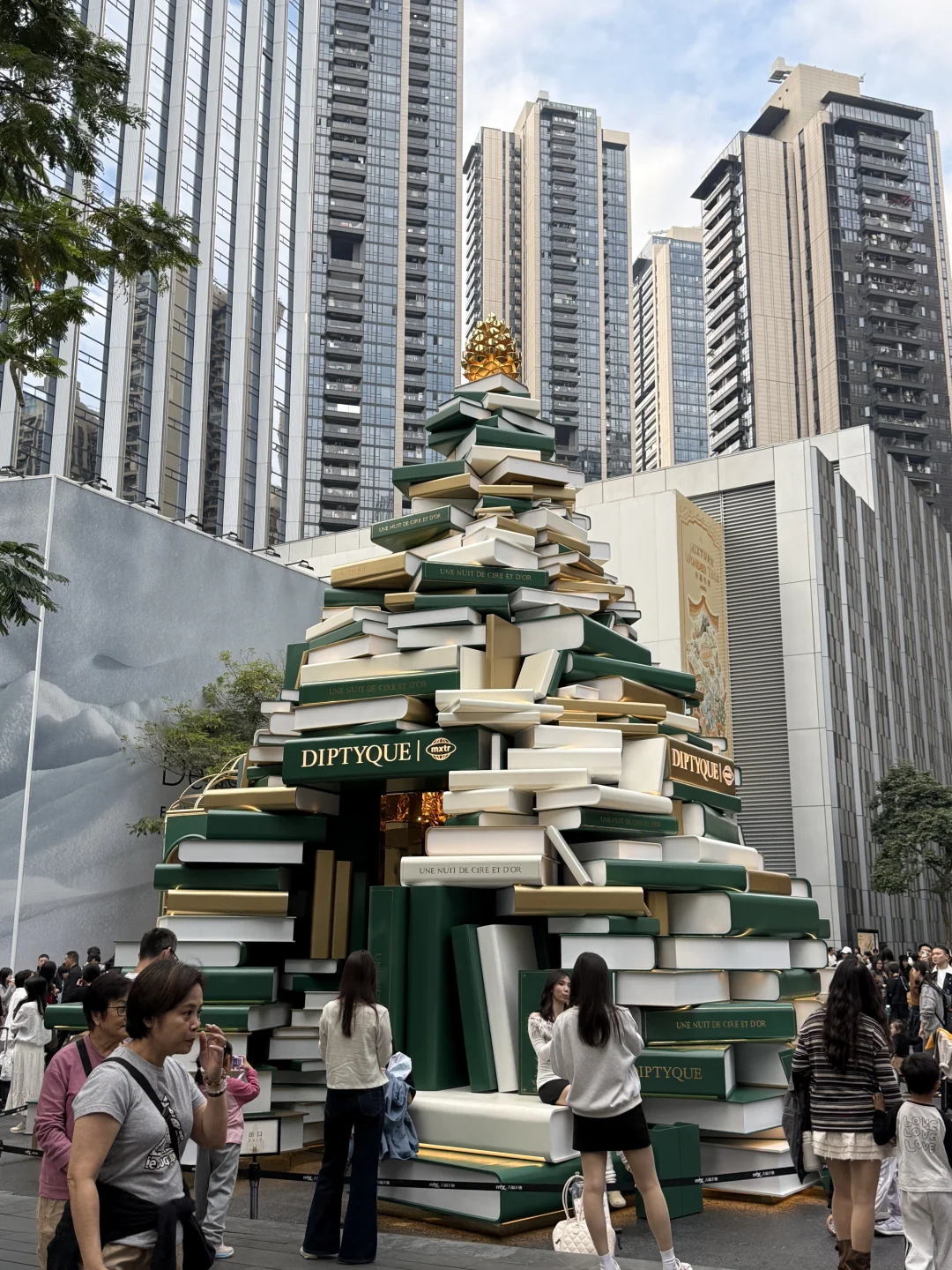 不懂就问……大家都在万象天地买些啥？