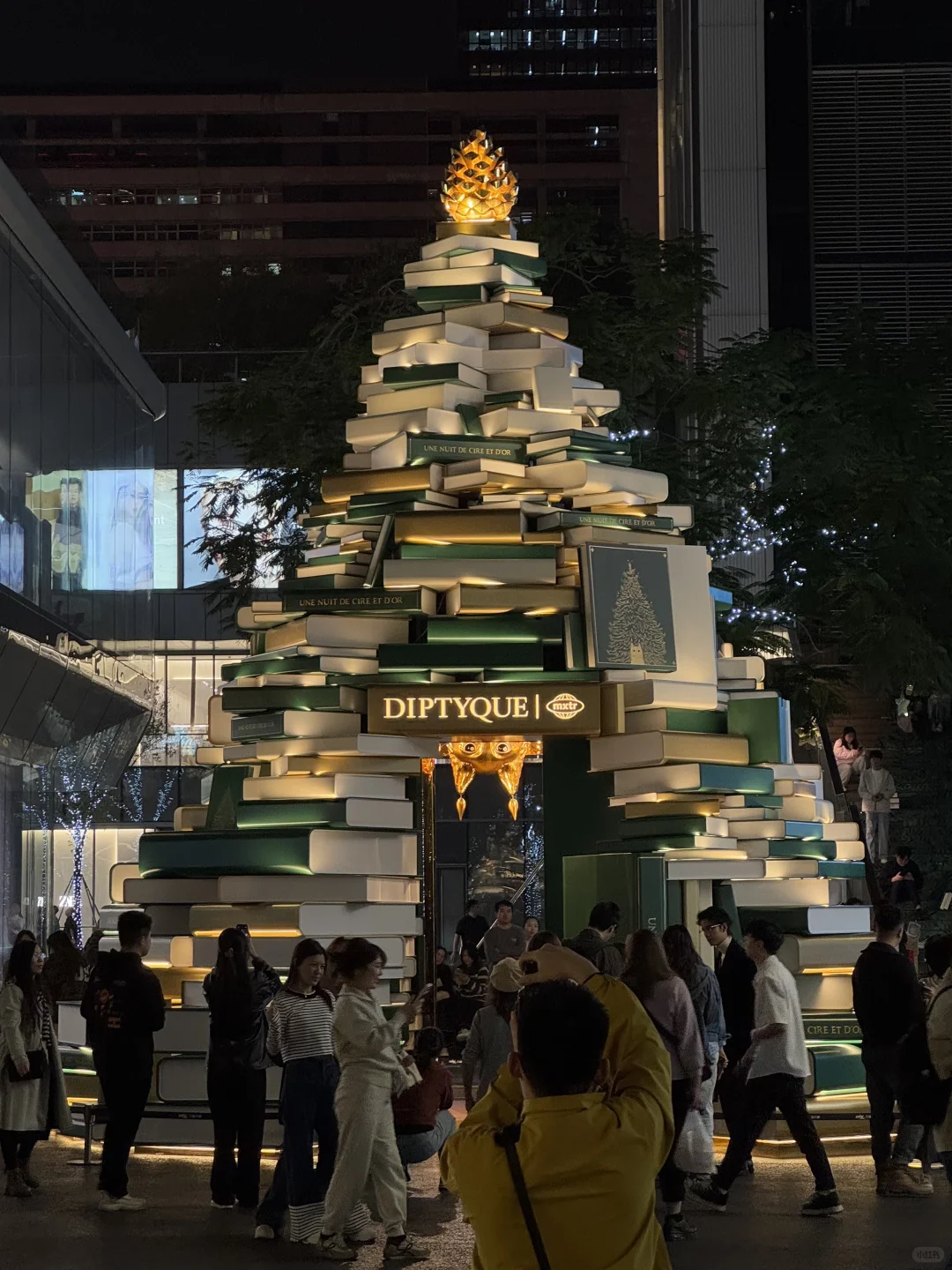 🎄你看，深圳万象天地今年的圣诞布景…