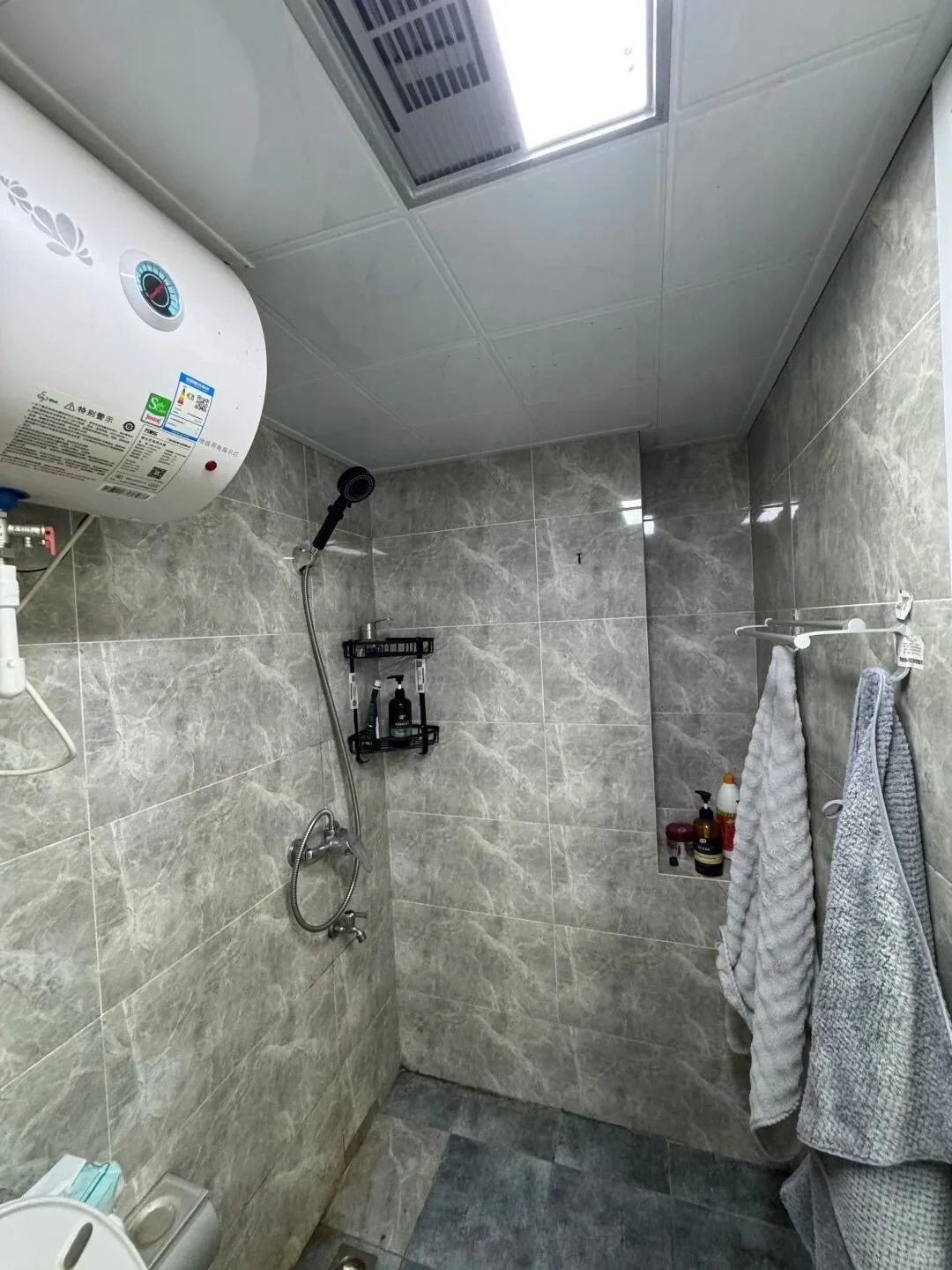 急转租！深圳龙华地铁附近大单间急转1480！