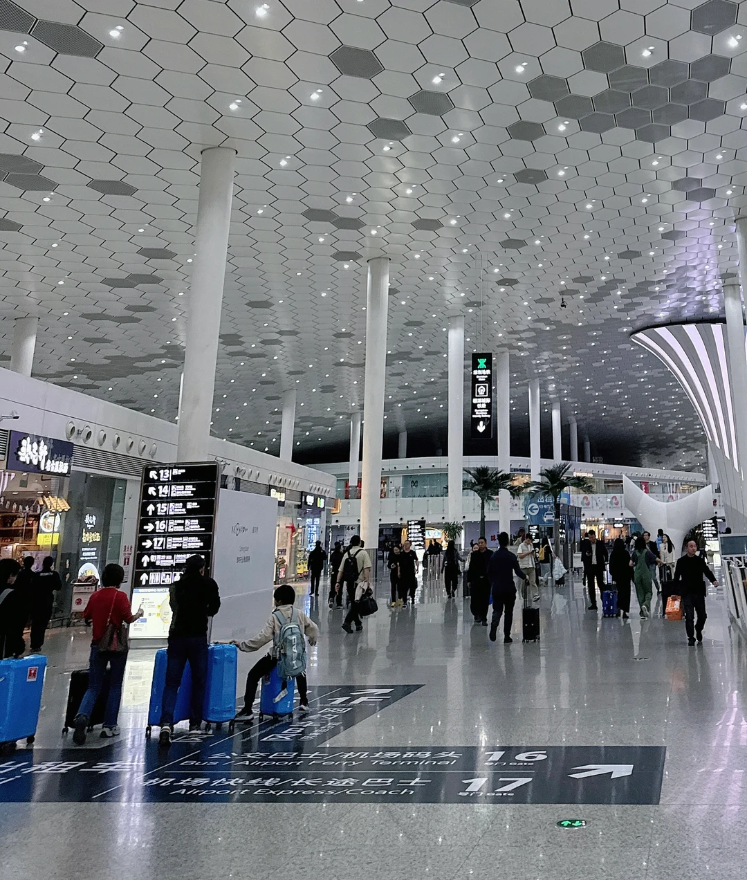 穿衣指南，深圳今天0 2025.12.15