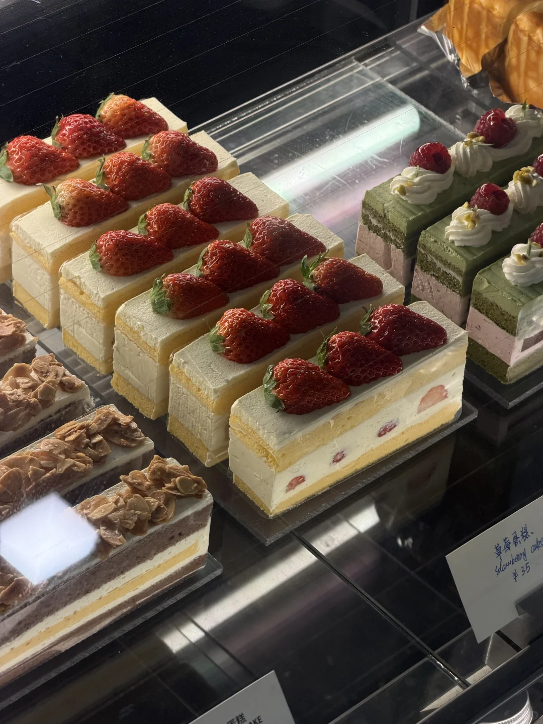 最近东莞很🔥的一条街道