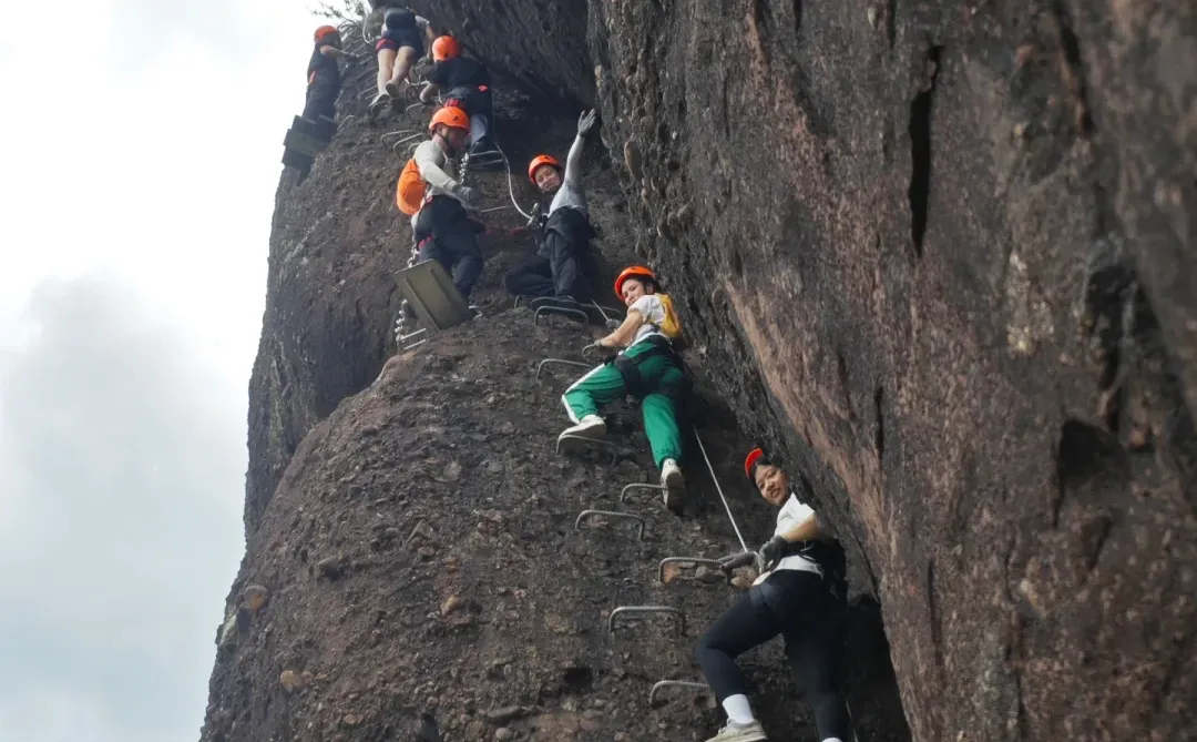 一群热爱爬山的小伙伴深圳户外群