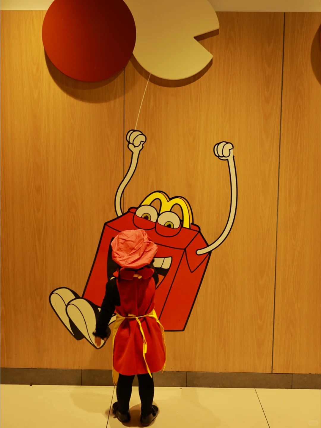 周日参加了麦当劳小小服务生的公益活动