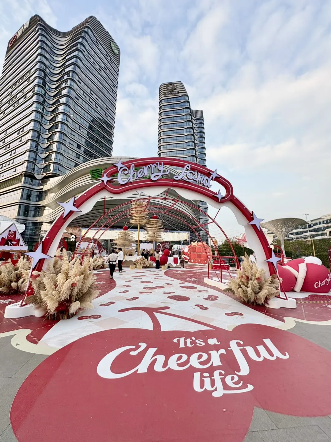 广州版“圣诞魔法”🎄飞天老baby降临