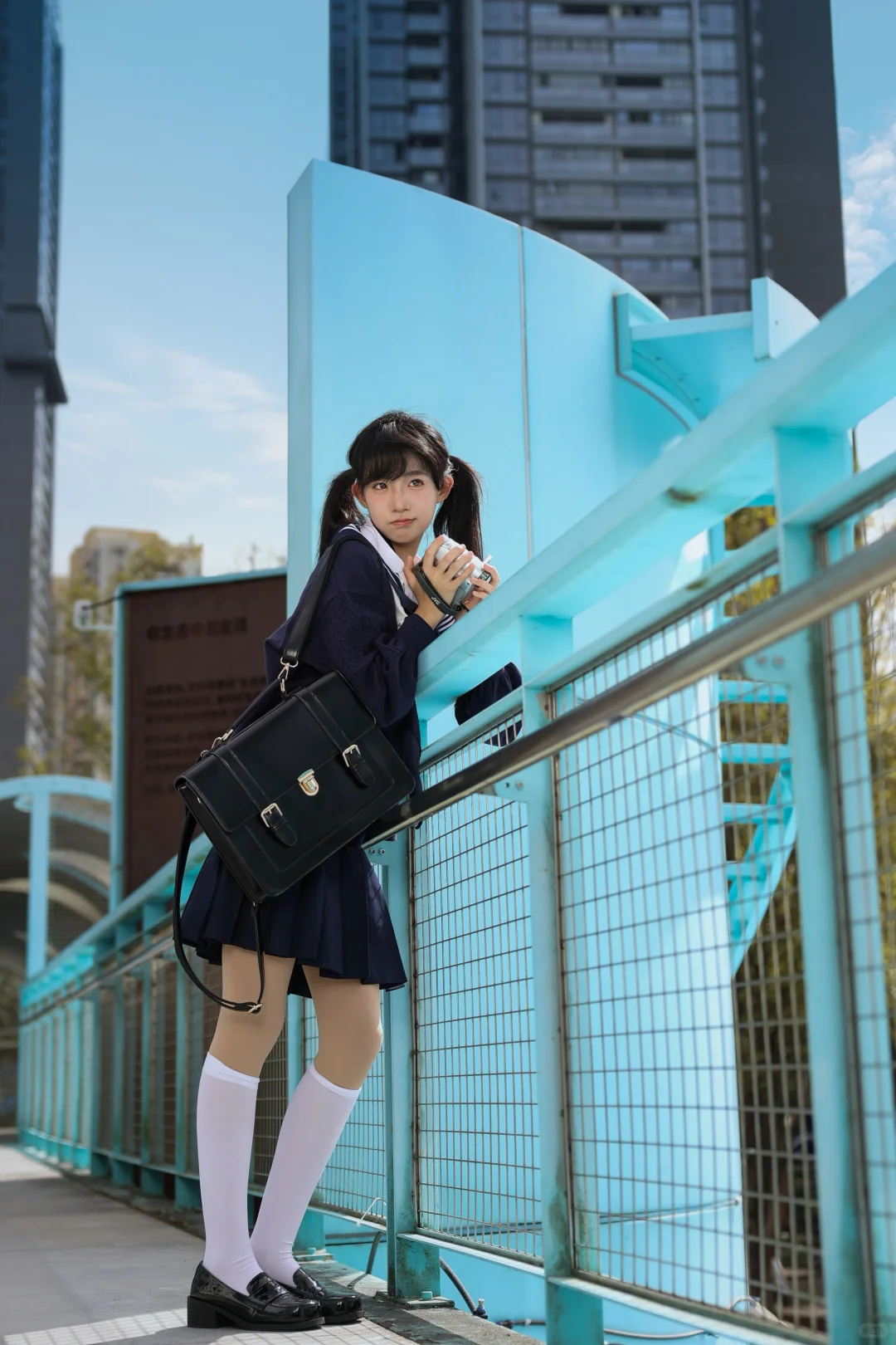 用镜头解锁公园JK拍照，每一帧都好甜