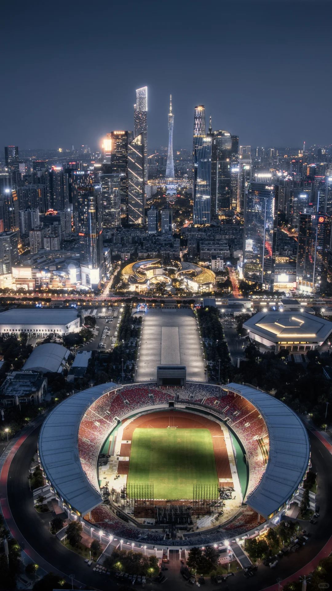 全屏封神挑战：全屏下的广州简直太超模了