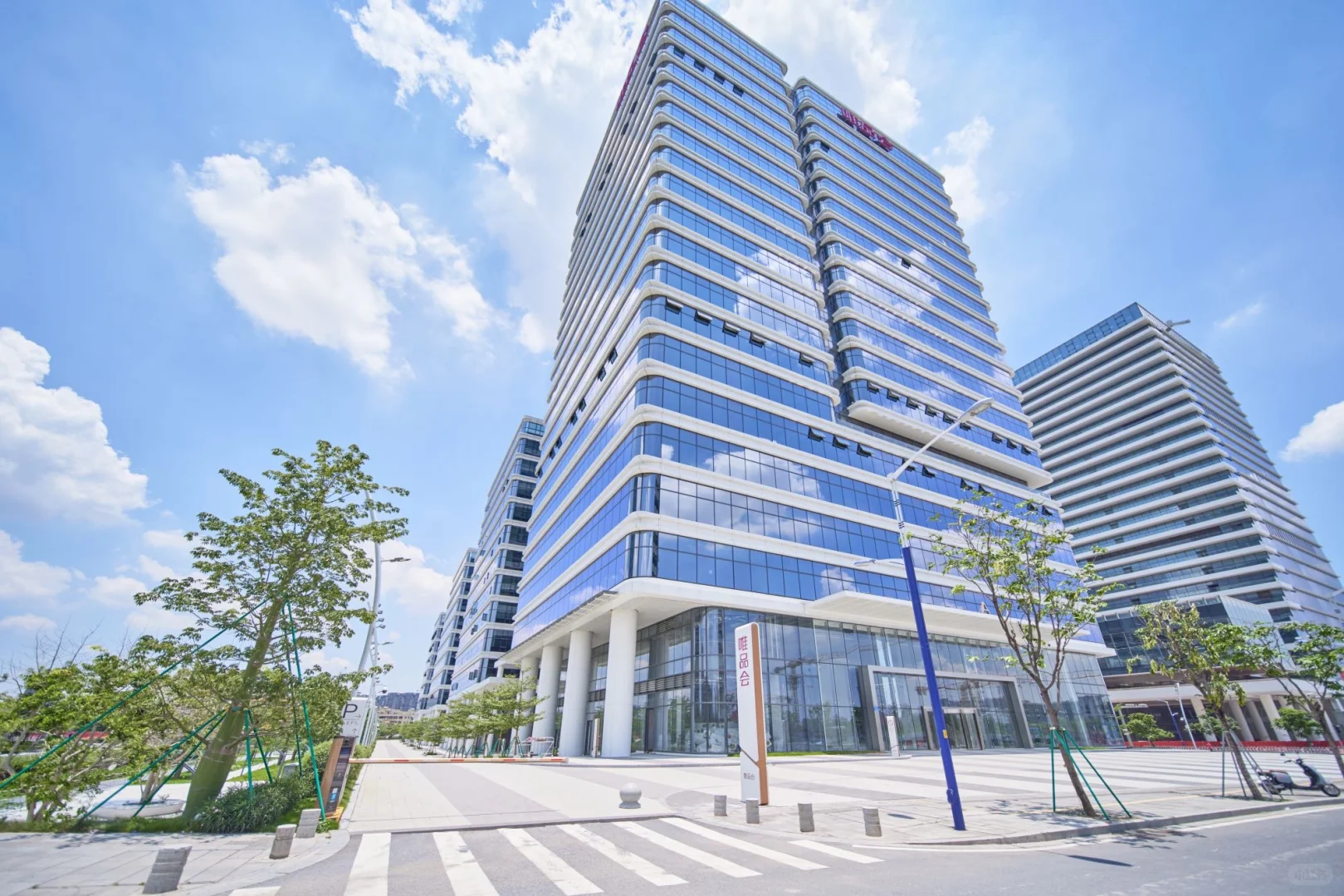 广州直播基地首选，配套饭堂，健身房，运动馆