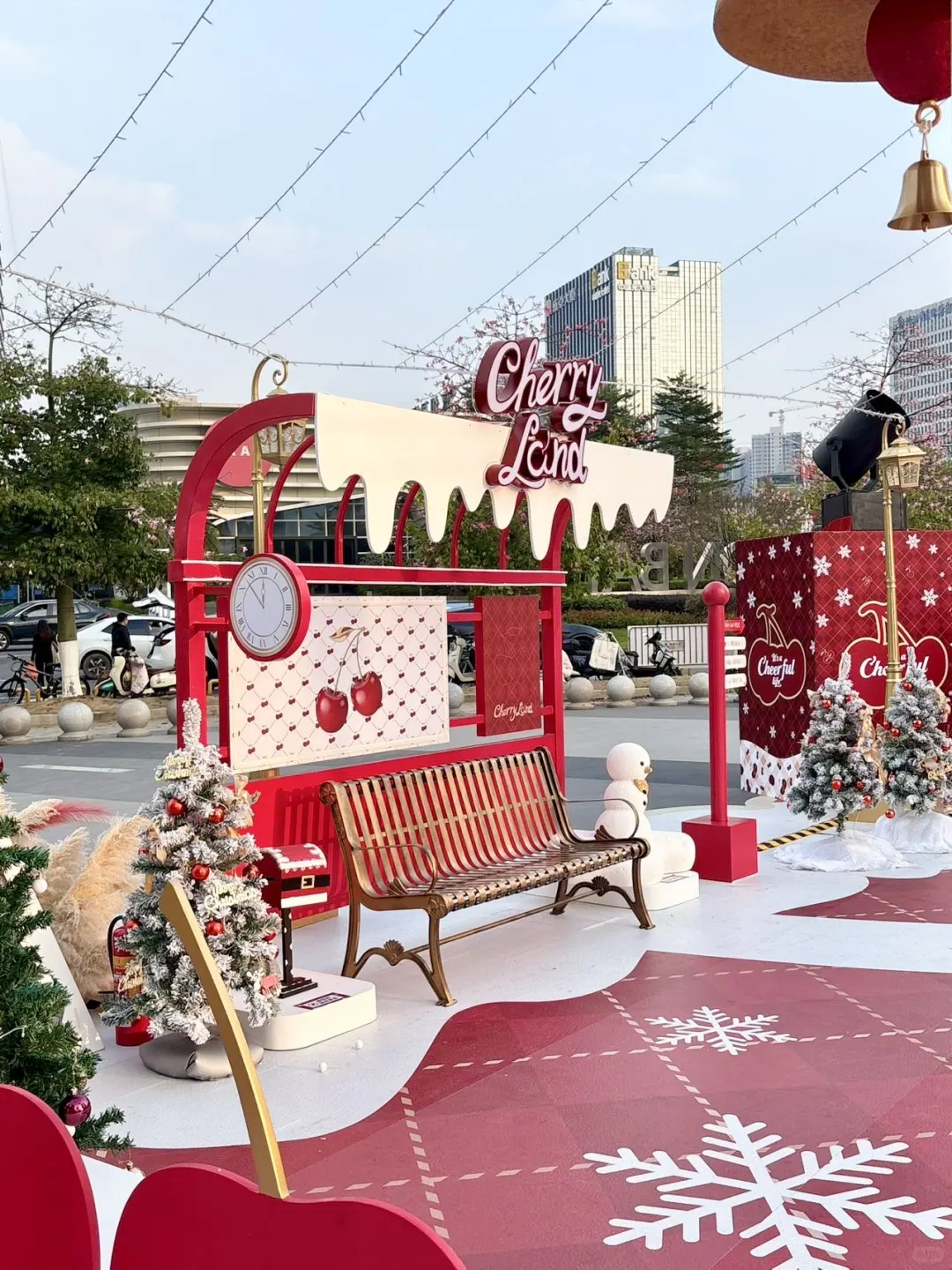 广州版“圣诞魔法”🎄飞天老baby降临